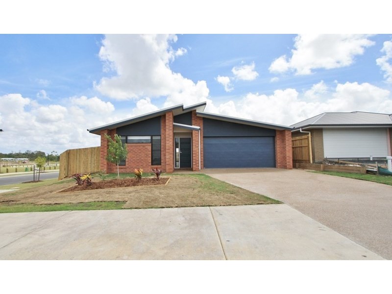 27 Augusta Boulevard, Pimpama QLD 4209