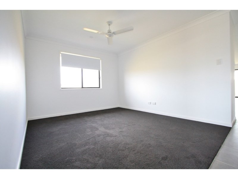 27 Augusta Boulevard, Pimpama QLD 4209