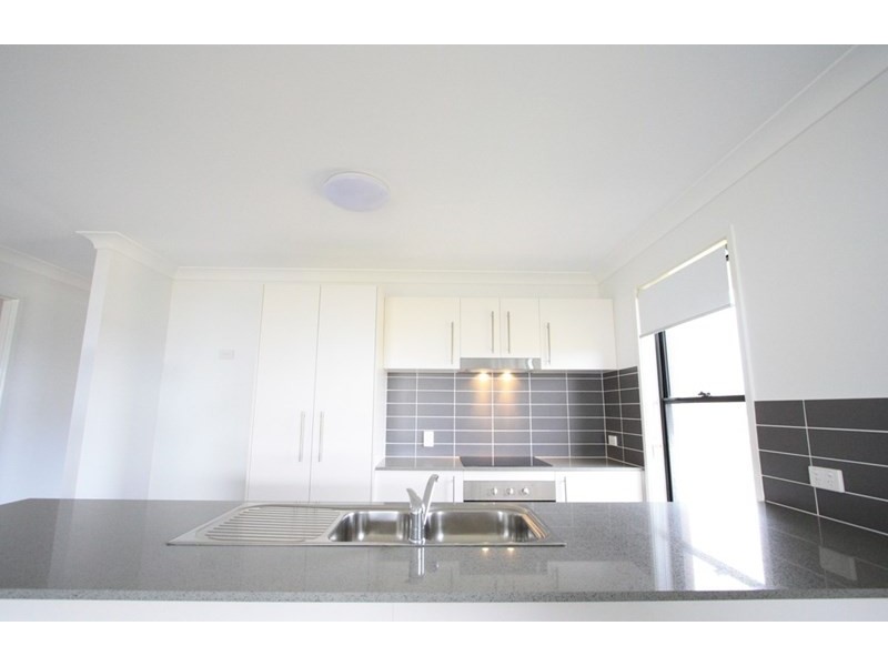 27 Augusta Boulevard, Pimpama QLD 4209