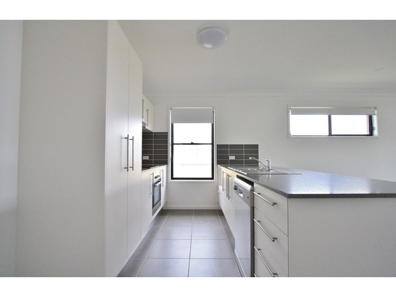 27 Augusta Boulevard, Pimpama QLD 4209