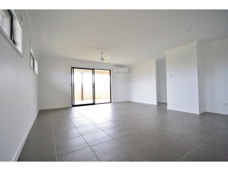 27 Augusta Boulevard, Pimpama QLD 4209