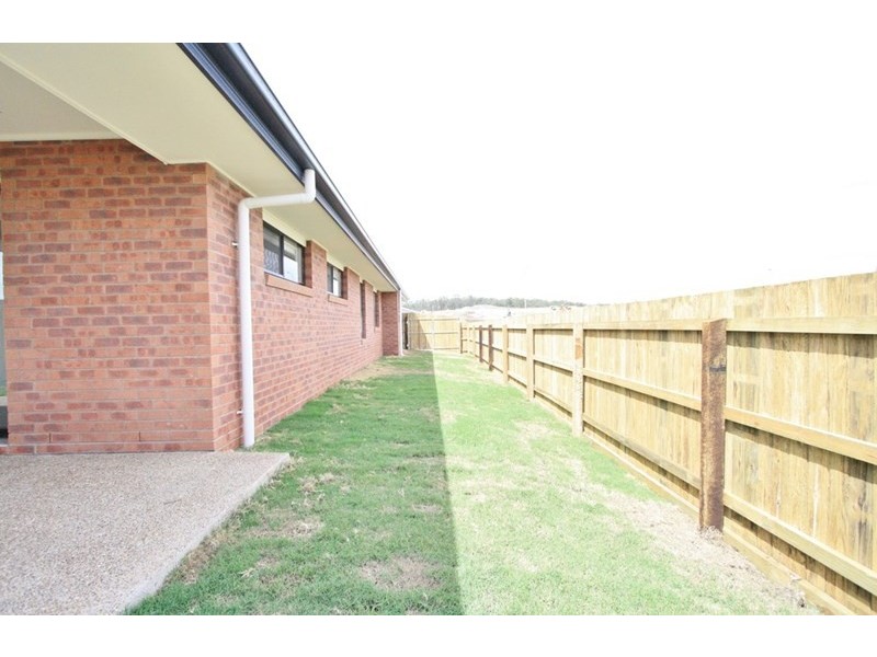 27 Augusta Boulevard, Pimpama QLD 4209