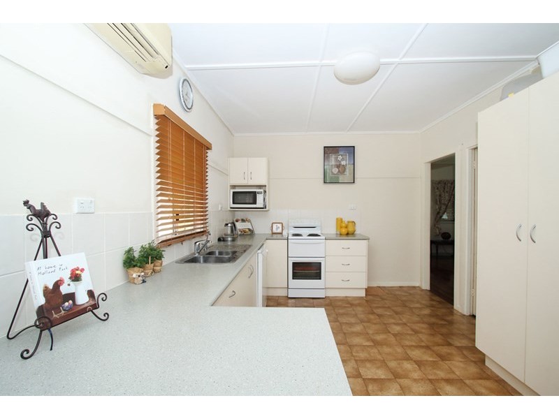 16 Corn Street, Holland Park West QLD 4121