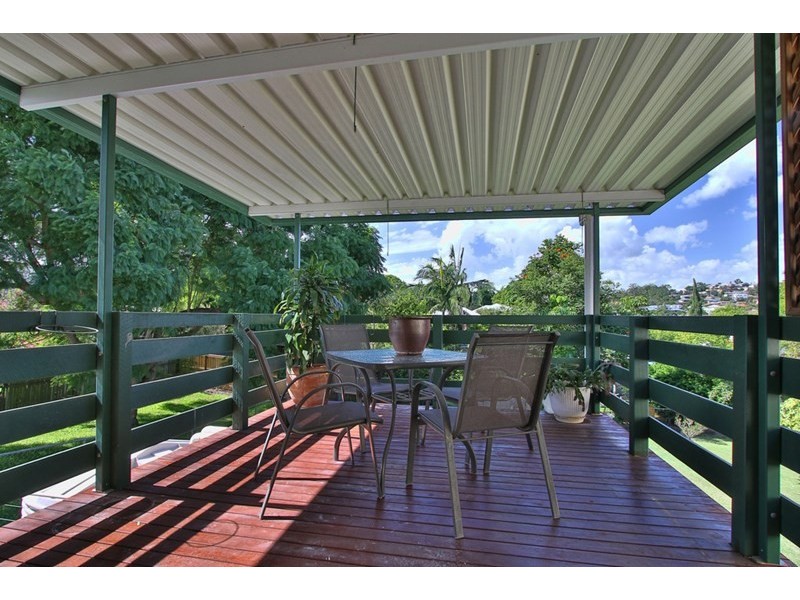 16 Corn Street, Holland Park West QLD 4121