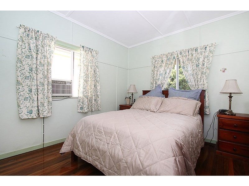 16 Corn Street, Holland Park West QLD 4121