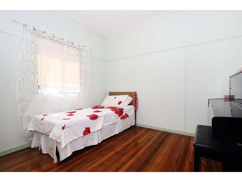 16 Corn Street, Holland Park West QLD 4121