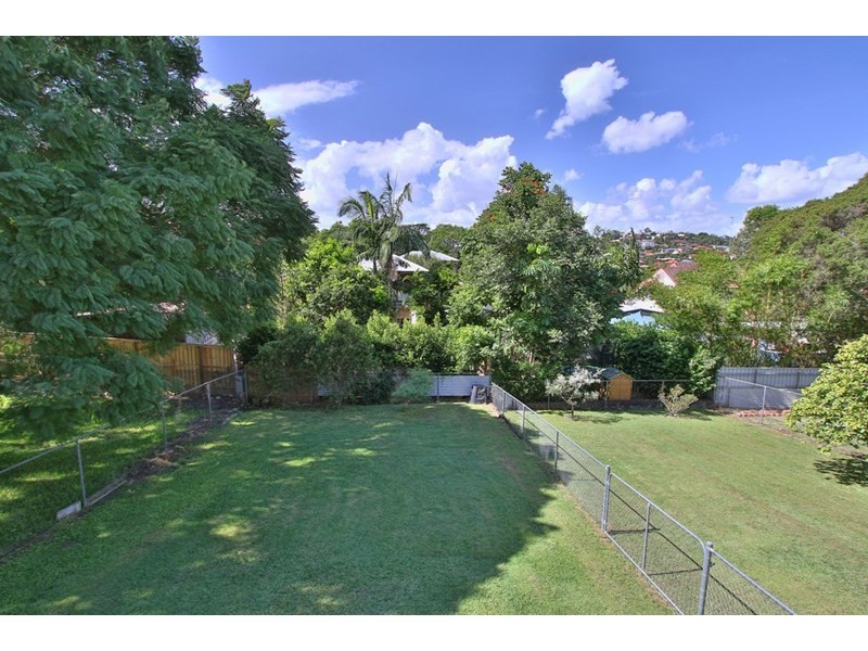 16 Corn Street, Holland Park West QLD 4121