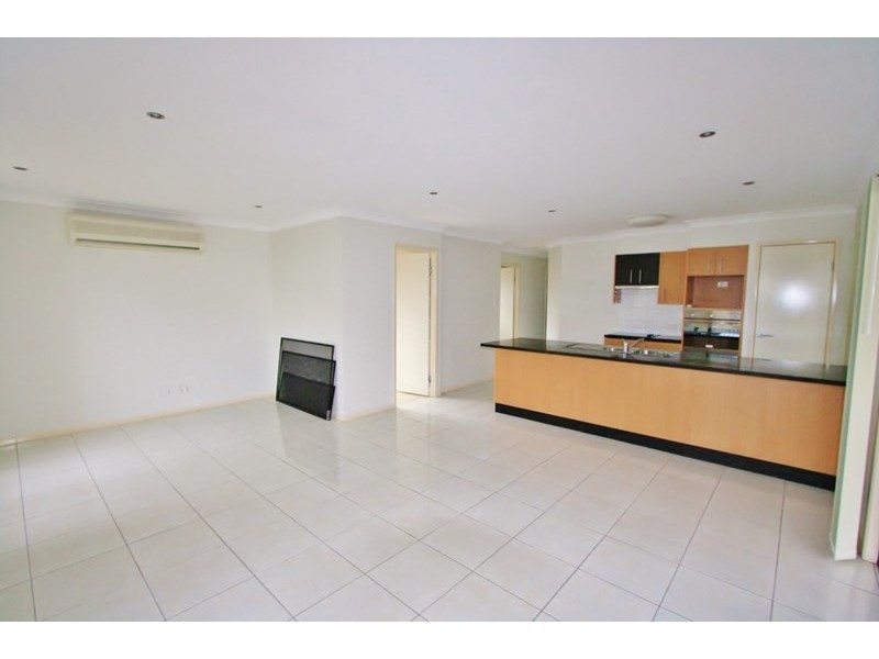 8 Hira Close, Calamvale QLD 4116