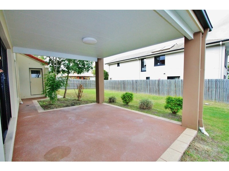8 Hira Close, Calamvale QLD 4116