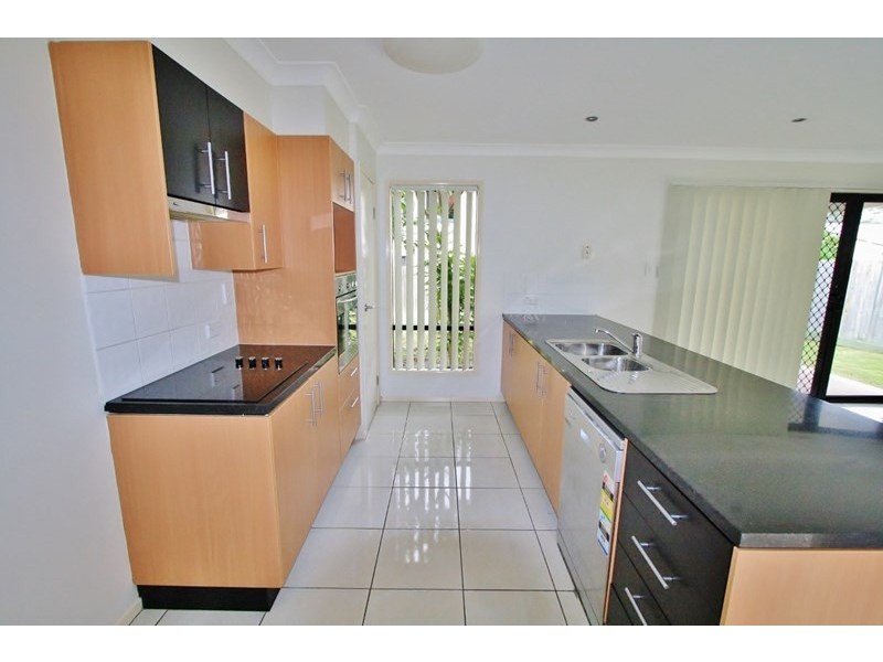 8 Hira Close, Calamvale QLD 4116