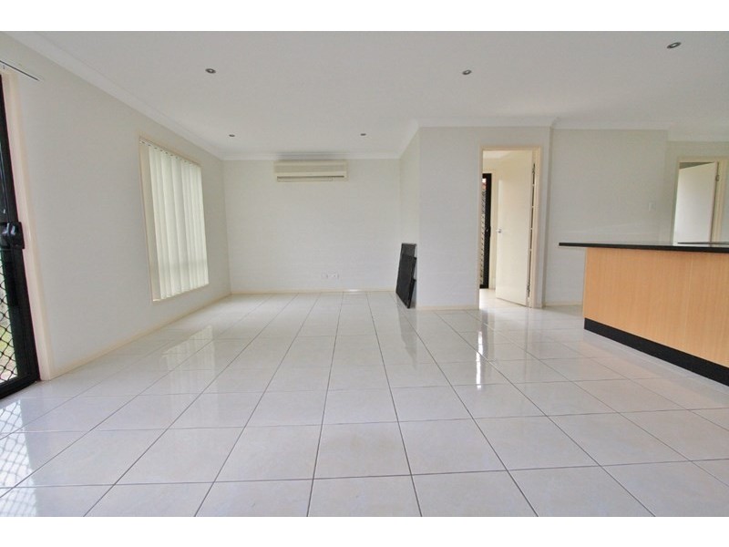 8 Hira Close, Calamvale QLD 4116