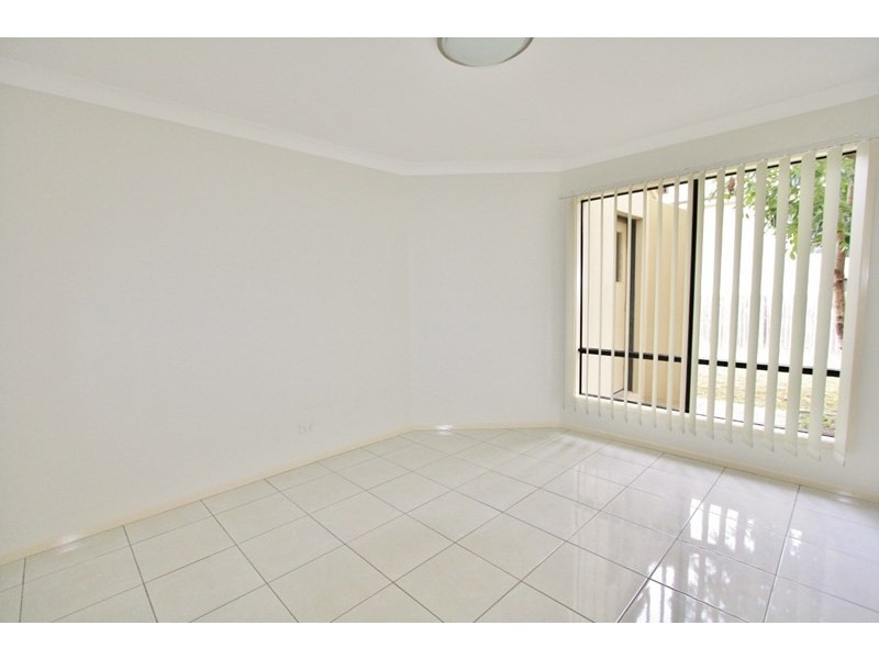 8 Hira Close, Calamvale QLD 4116