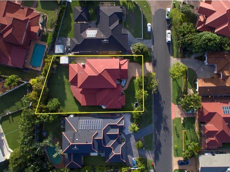 19 Newbury Place, Carindale QLD 4152