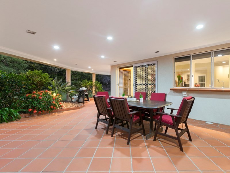 19 Newbury Place, Carindale QLD 4152