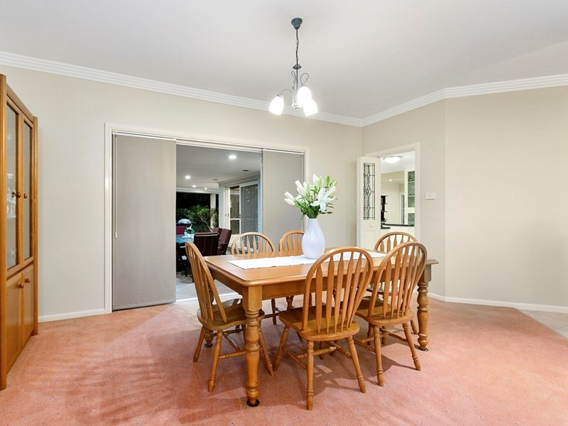 19 Newbury Place, Carindale QLD 4152