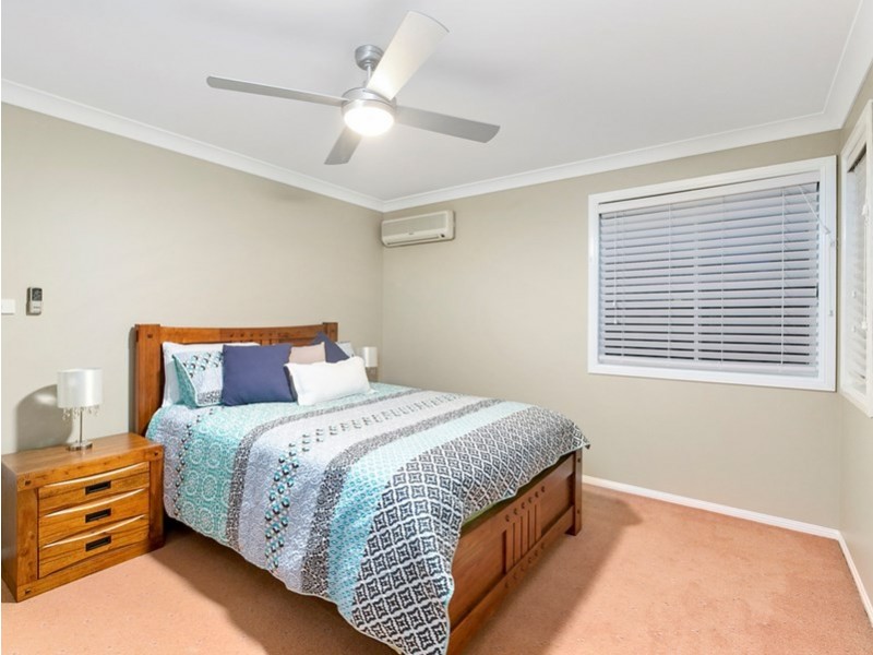 19 Newbury Place, Carindale QLD 4152