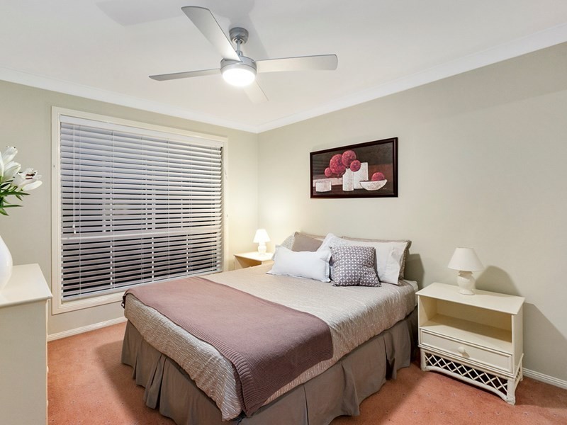 19 Newbury Place, Carindale QLD 4152