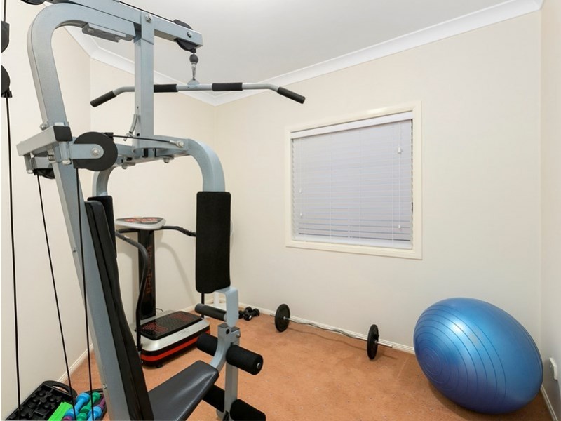 19 Newbury Place, Carindale QLD 4152