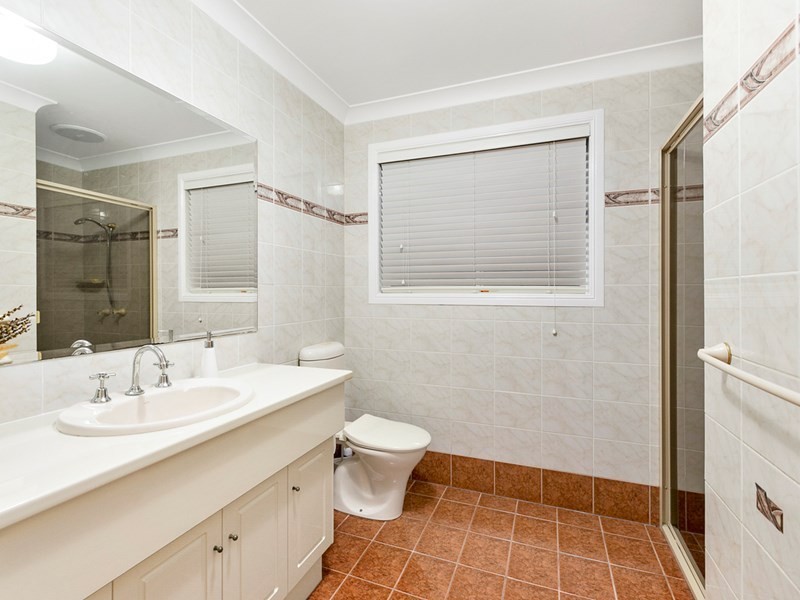 19 Newbury Place, Carindale QLD 4152