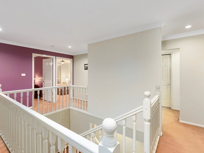 19 Newbury Place, Carindale QLD 4152