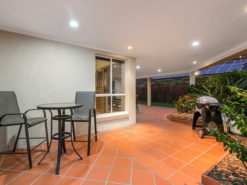 19 Newbury Place, Carindale QLD 4152