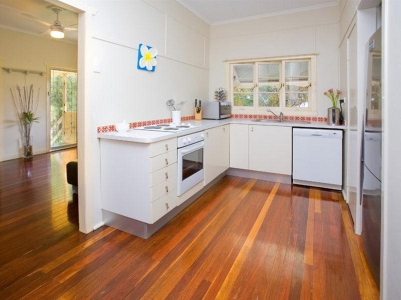 43 Boronia Avenue, Holland Park West QLD 4121