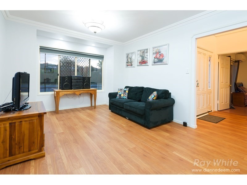 82 Nardie Street, Eight Mile Plains QLD 4113