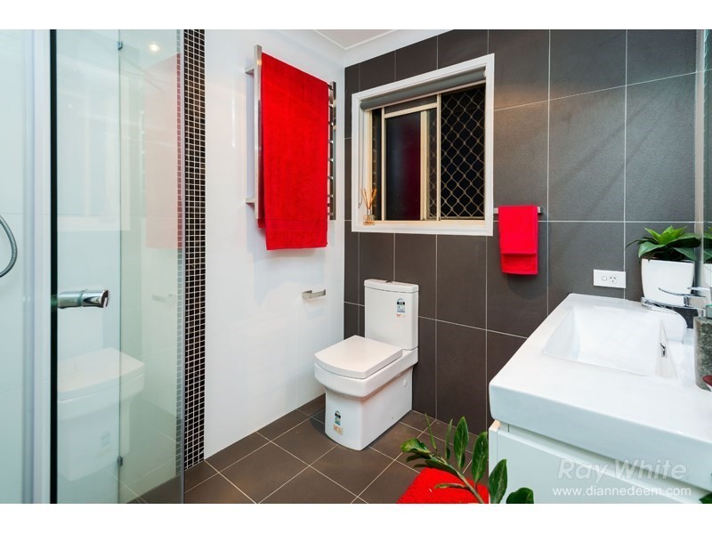 82 Nardie Street, Eight Mile Plains QLD 4113