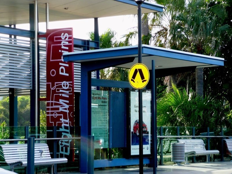 82 Nardie Street, Eight Mile Plains QLD 4113