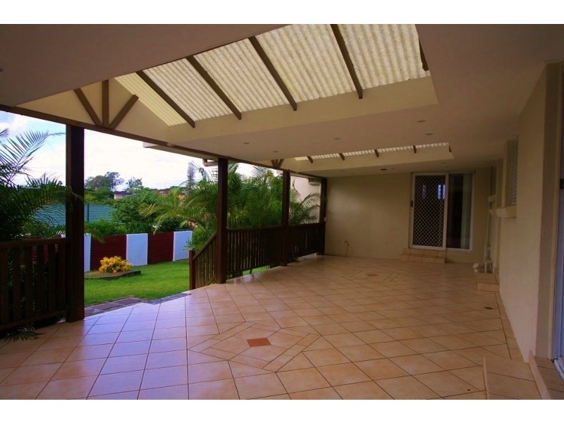 9 Honeysuckle Street, Mansfield QLD 4122