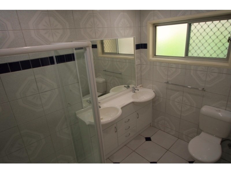 9 Honeysuckle Street, Mansfield QLD 4122