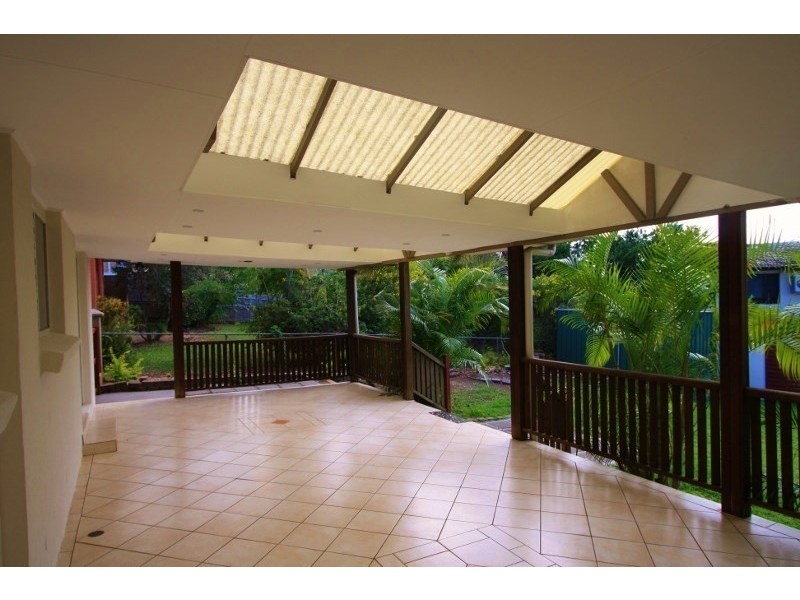 9 Honeysuckle Street, Mansfield QLD 4122