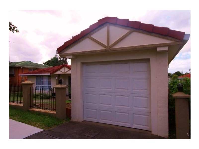 9 Honeysuckle Street, Mansfield QLD 4122