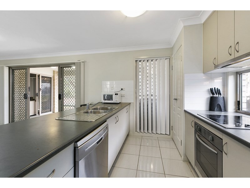 28 Friend Street, Wakerley QLD 4154