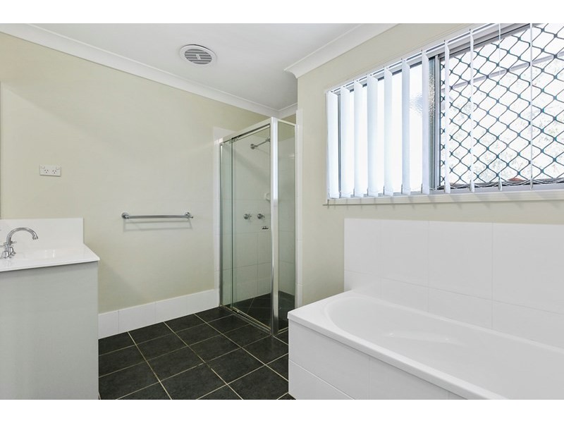 28 Friend Street, Wakerley QLD 4154