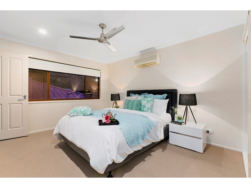 111 Crewe Street, Mount Gravatt East QLD 4122