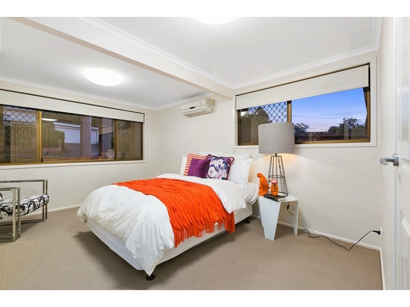 111 Crewe Street, Mount Gravatt East QLD 4122