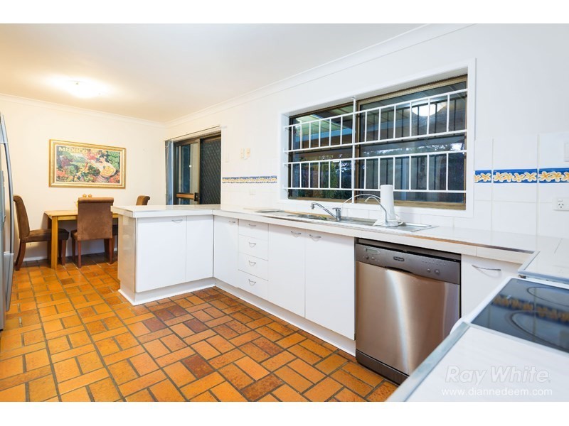 11 Cranberry Street, Eight Mile Plains QLD 4113