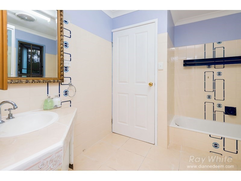 11 Cranberry Street, Eight Mile Plains QLD 4113