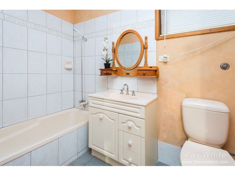 1 Narmar Court, Eight Mile Plains QLD 4113