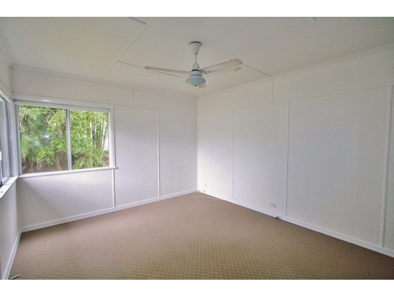 19 Diamond Street, Holland Park QLD 4121