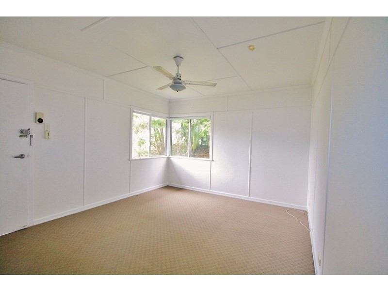 19 Diamond Street, Holland Park QLD 4121