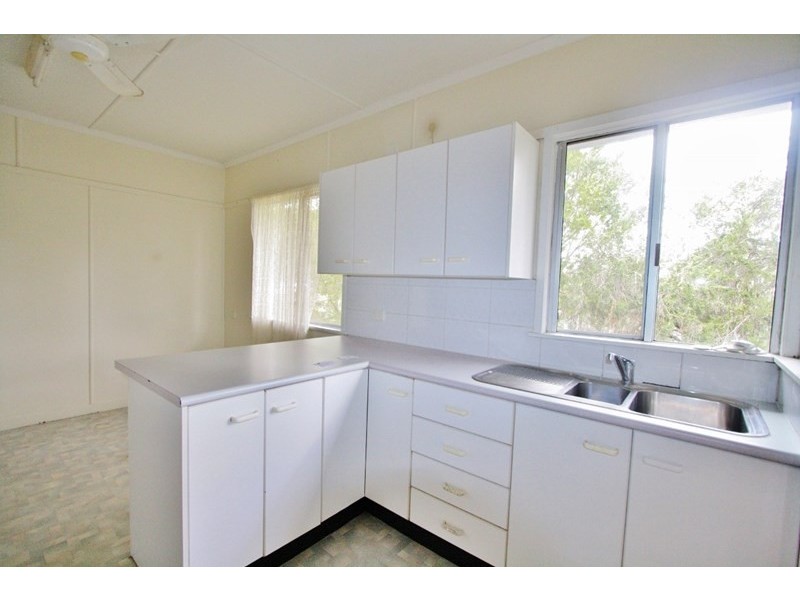 19 Diamond Street, Holland Park QLD 4121