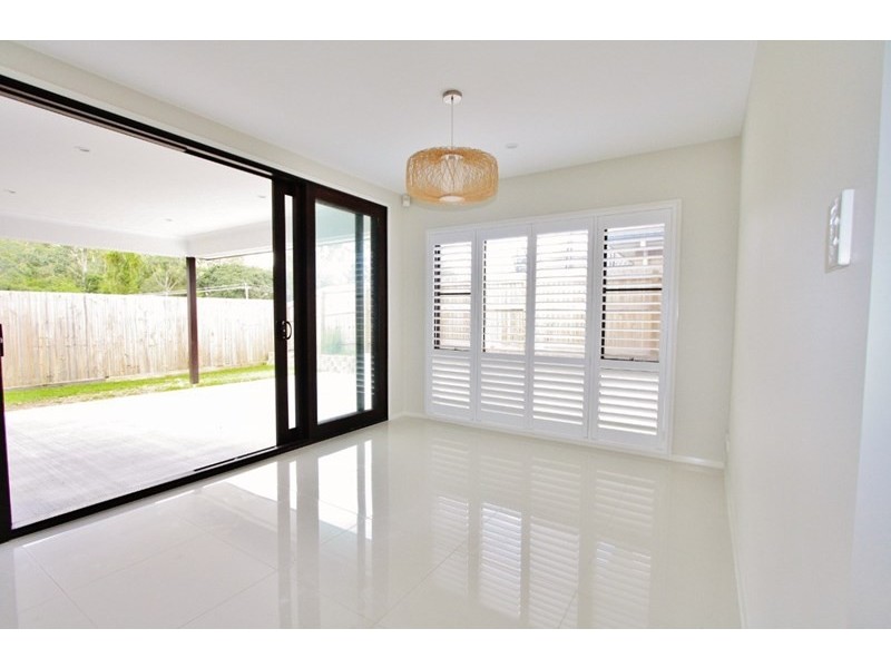 15 Mizen Place, Holland Park West QLD 4121