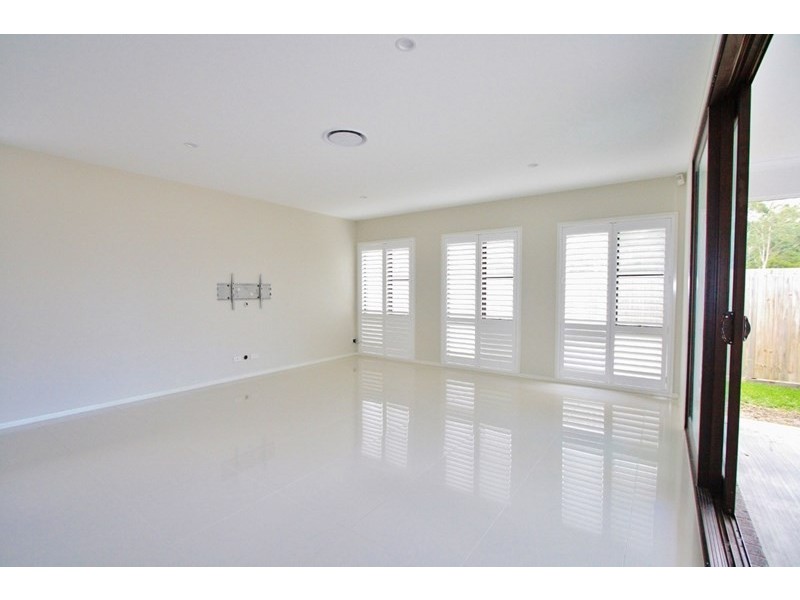 15 Mizen Place, Holland Park West QLD 4121