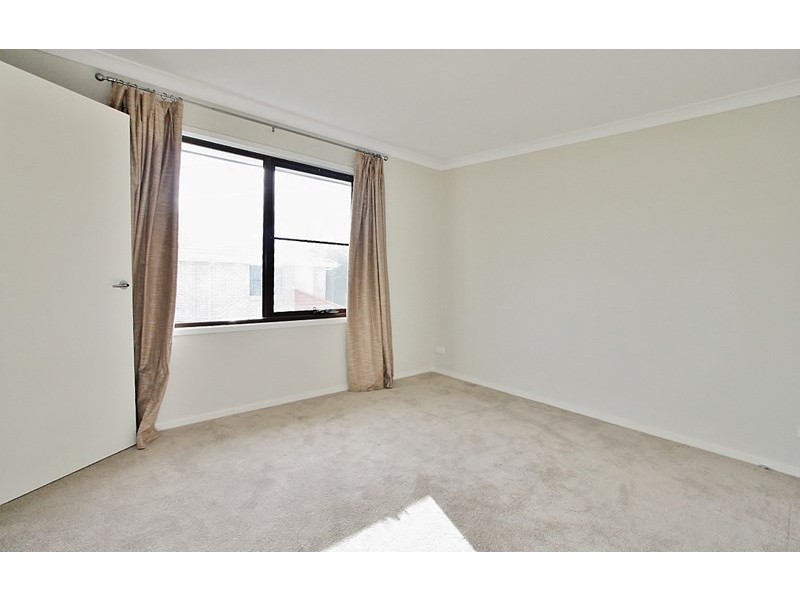 15 Mizen Place, Holland Park West QLD 4121