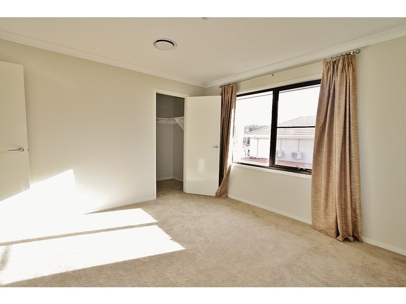 15 Mizen Place, Holland Park West QLD 4121