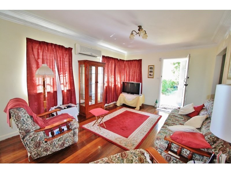 143 Burn Street, Camp Hill QLD 4152