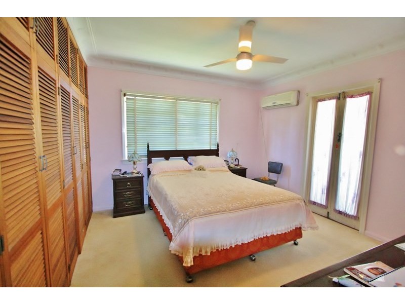 143 Burn Street, Camp Hill QLD 4152