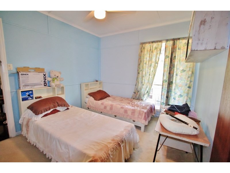 143 Burn Street, Camp Hill QLD 4152